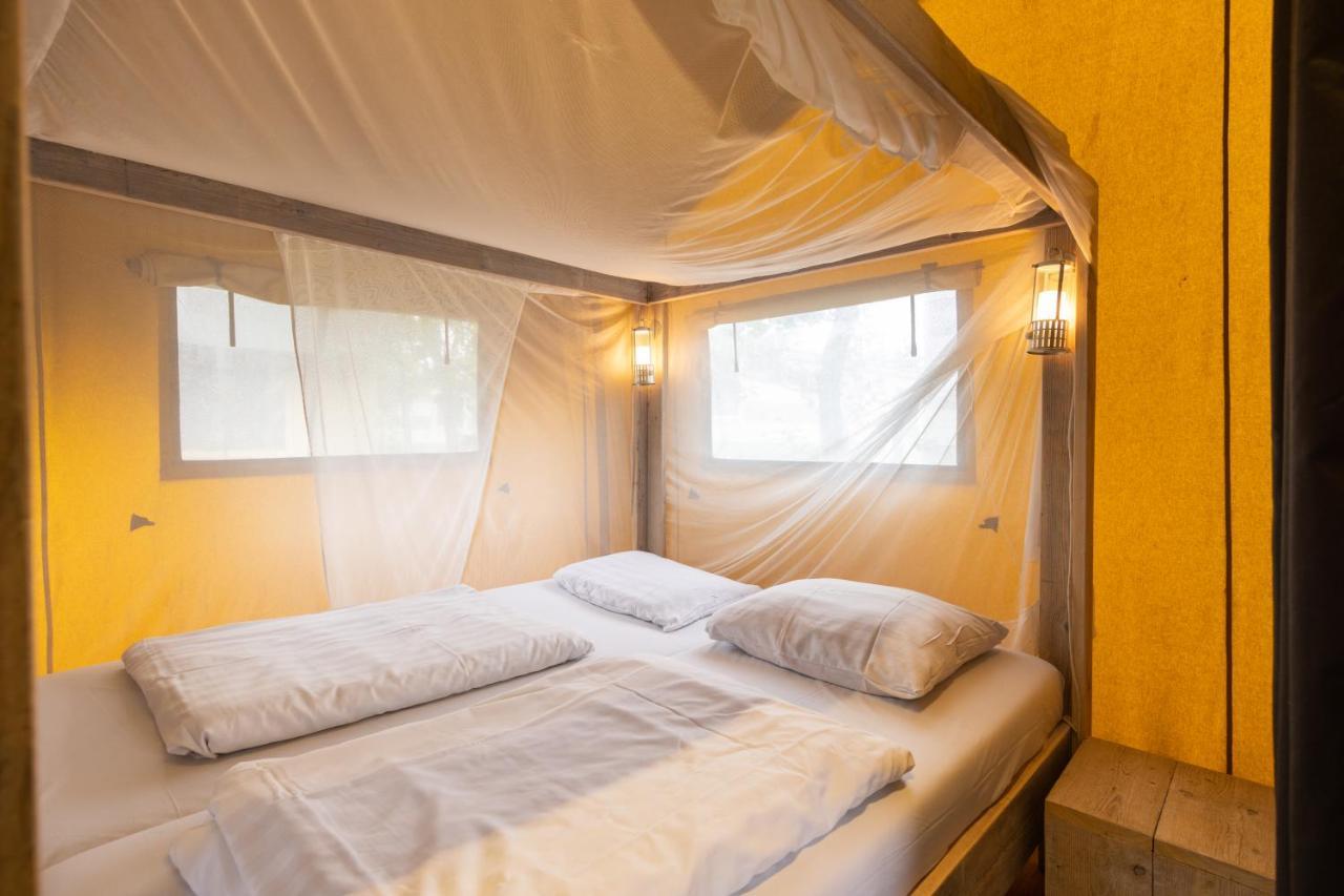 Glamping Lauwersmeer Vierhuizen Habitación foto
